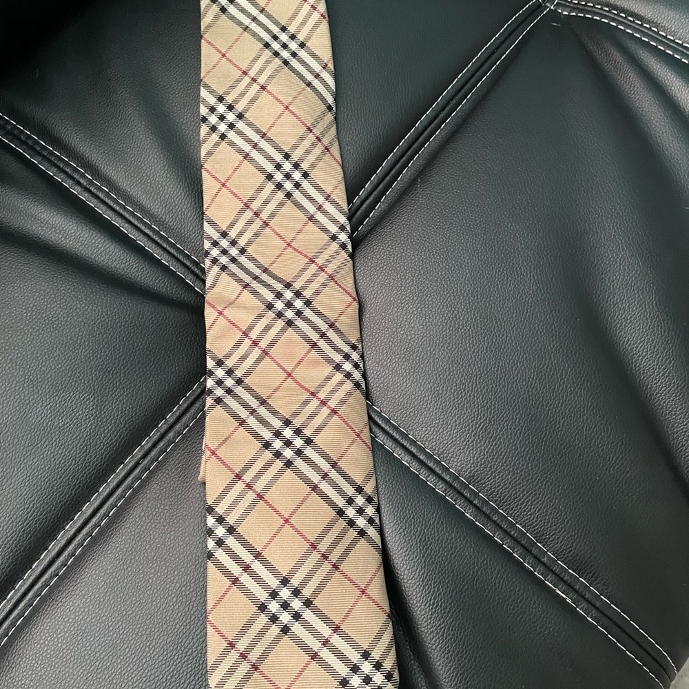 Authentic Men Burberry London Classic Check. - Picture 4 of 7